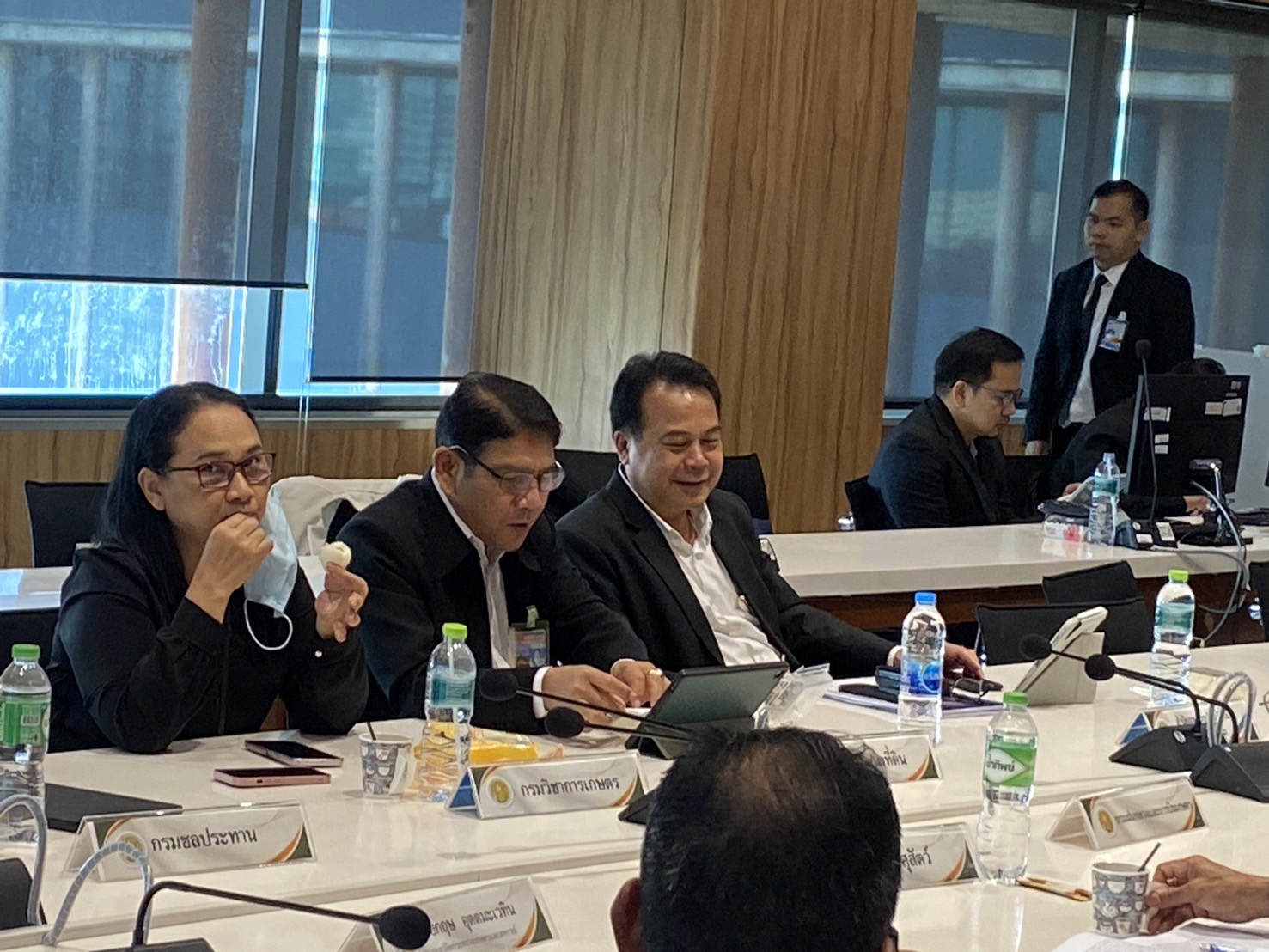 title - ส.ป.ก. ร่วมติดตามและรับฟังการประชุมสภาผู้แทนราษฎร วันที่ 2